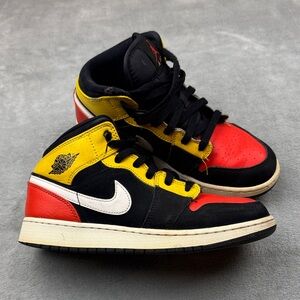 Jordan 1 Mid SE 'Amarillo' sneaker